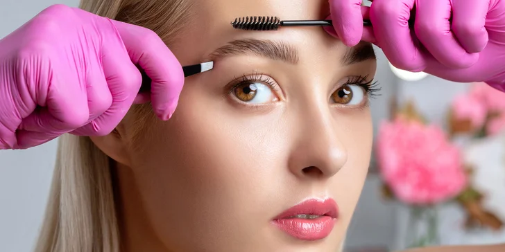 Profesionálna úprava obočia, laminácia alebo lash lift mihalníc