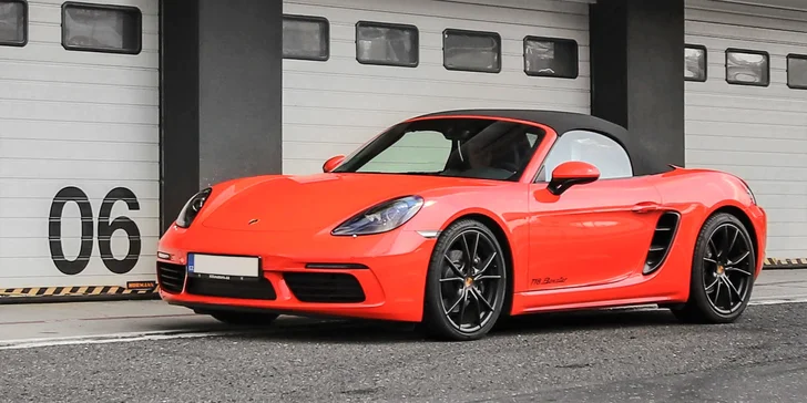 1 až 9 kôl v PORSCHE 718 CABRIO na skutočnom pretekárskom okruhu AUTOMOTODROM BRNO: spolujazdec i vodič