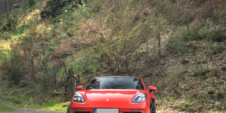 1 až 9 kôl v PORSCHE 718 CABRIO na skutočnom pretekárskom okruhu AUTOMOTODROM BRNO: spolujazdec i vodič