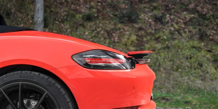 1 až 9 kôl v PORSCHE 718 CABRIO na skutočnom pretekárskom okruhu AUTOMOTODROM BRNO: spolujazdec i vodič