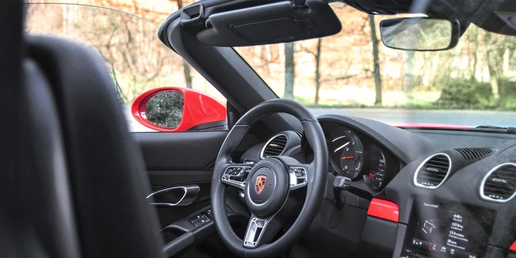 1 až 9 kôl v PORSCHE 718 CABRIO na skutočnom pretekárskom okruhu AUTOMOTODROM BRNO: spolujazdec i vodič
