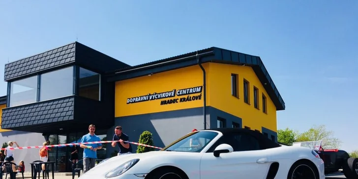 Až 3 adrenalínové zážitky v 1 balíku so superšportiakmi na okruhu Hradec Králové!