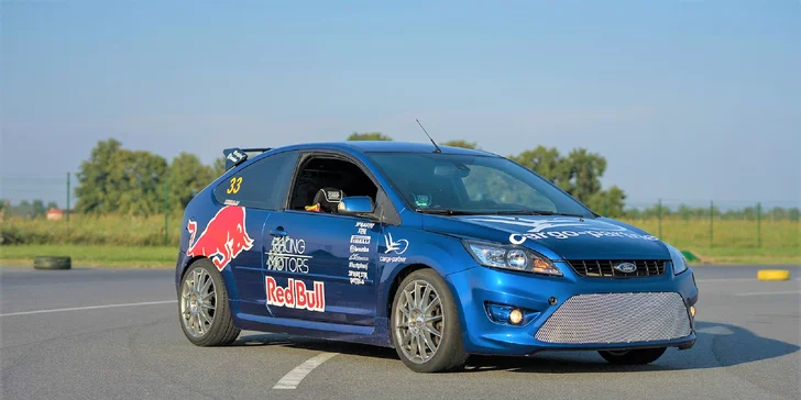 Až 3 adrenalínové zážitky v 1 balíku so superšportiakmi na okruhu Hradec Králové!