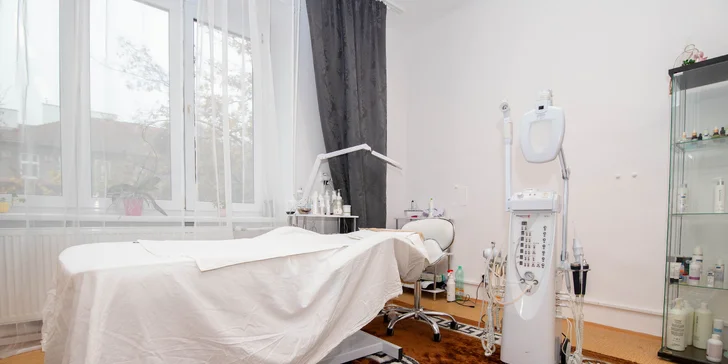 Dva balíčky ošetrení pleti s neinváznou mezoterapiou, mikrodermabráziou, ultrazvukom či masážou