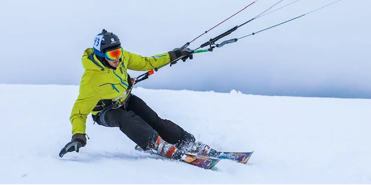 Zažite kurzy adrenalínového LANDKITINGU alebo SNOWKITINGU vo Veľkej Lomnici alebo v Malom Šariši!