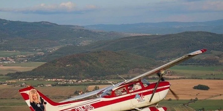Vyhliadkový let lietadlom s možnosťou pilotovania