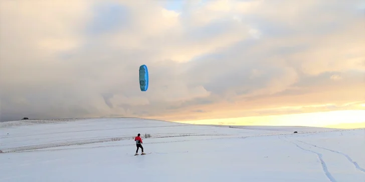 Kurz adrenalínového LANDKITINGU alebo SNOWKITINGU pre 2 osoby
