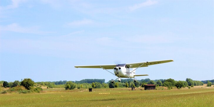 Zážitkové lety aj s možnosťou pilotovania na lietadlách Cessna pre 1 až 3 osoby