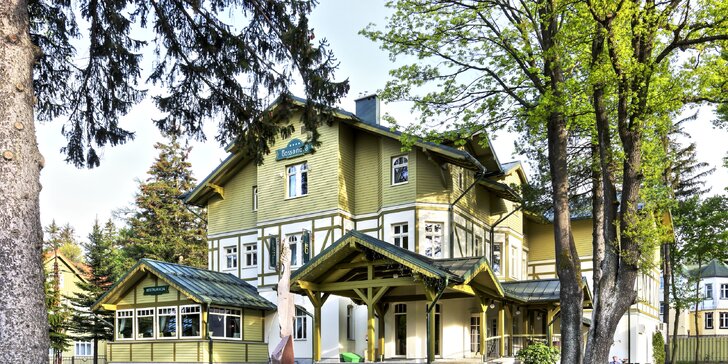 4* pobyt v Sklárskej Porube: historický hotel so záhradou, neobmedzené wellness a raňajky