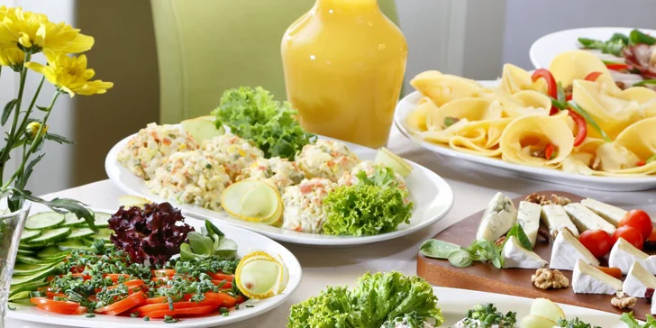 4* pobyt v Sklárskej Porube: historický hotel so záhradou, neobmedzené wellness a raňajky