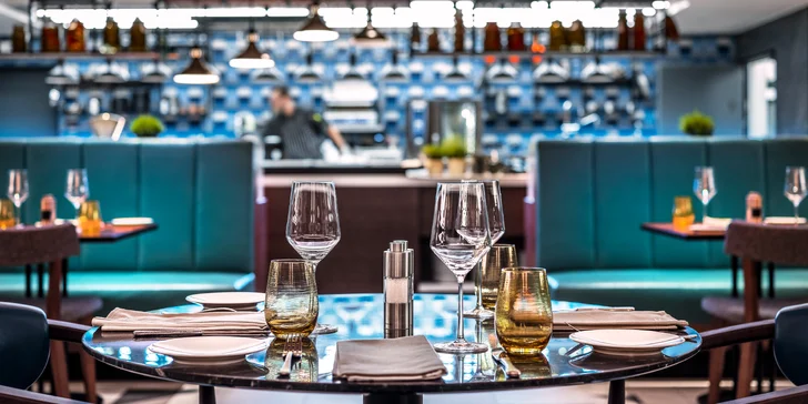 Luxusný 5* hotel Marriott v centre Prahy: pobyt s raňajkami, fľaša Prosecca,1 dieťa do 11,9 rokov zdarma