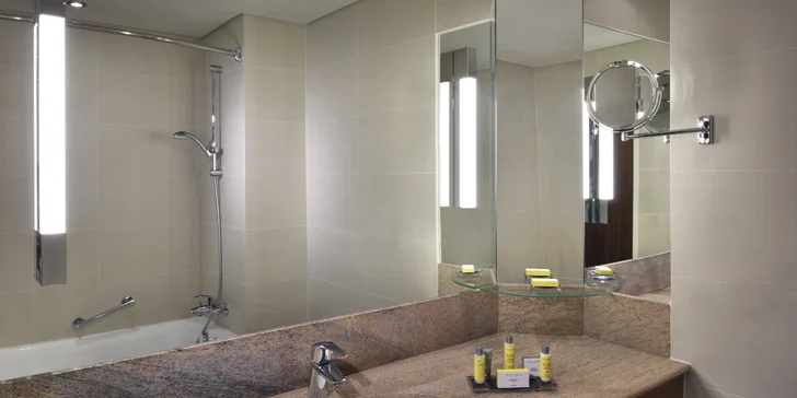 Luxusný 5* hotel Marriott v centre Prahy: pobyt s raňajkami, fľaša Prosecca,1 dieťa do 11,9 rokov zdarma