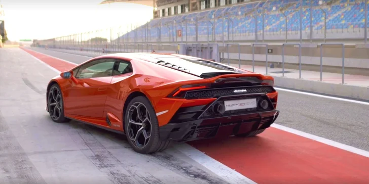 Skroťte až 640 koní najnovšieho LAMBORGHINI HURACAN ako vodič či spolujazdec