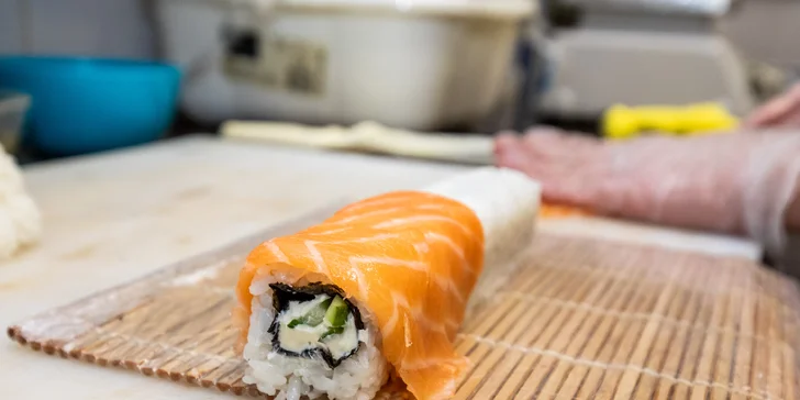 SUSHI BONSAI: Skvelý špeciál sushi set + Tom Yum polievka pre 2 osoby