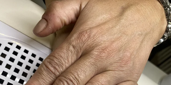 Získajte ukážkovo krásne ruky až na niekoľko týždňov vďaka gél laku
