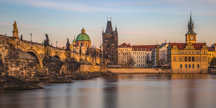 Spoznajte kúzlo Prahy: hotel iba 5 minút od Karlovho mosta, pobyt s raňajkami