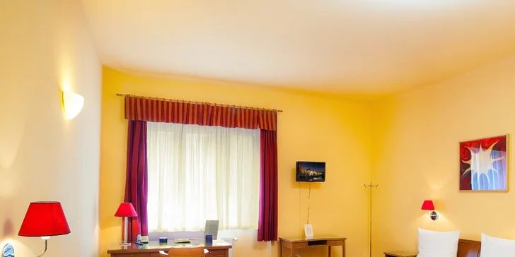 Spoznajte kúzlo Prahy: hotel iba 5 minút od Karlovho mosta, pobyt s raňajkami