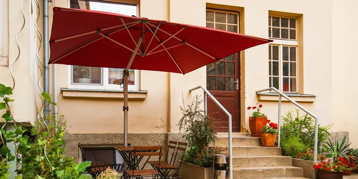 Spoznajte kúzlo Prahy: hotel iba 5 minút od Karlovho mosta, pobyt s raňajkami