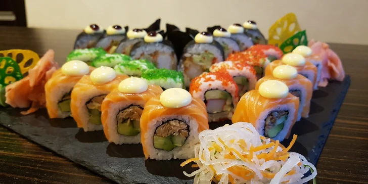 Famózny sushi špeciál pre 2 osoby v SUSHIHANIL