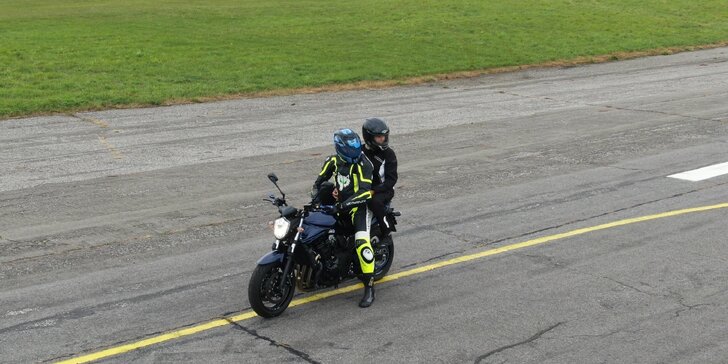 Adrenalínová jazda na letiskovej dráhe na motorke SUZUKI BANDIT 650N ako spolujazdec - aj s možnosťou šoférovania