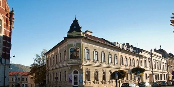 Osviežujúca šťava z exotického ovocia a presso