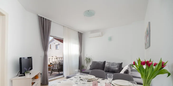 Dovolenka v Chorvátsku: Apartmány s terasou v centre Makarskej, 5 minút od pláže