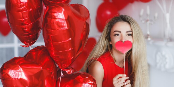 Valentín či oslava ako vystrihnutá z magazínu vďaka dekorácii z balónových kytíc