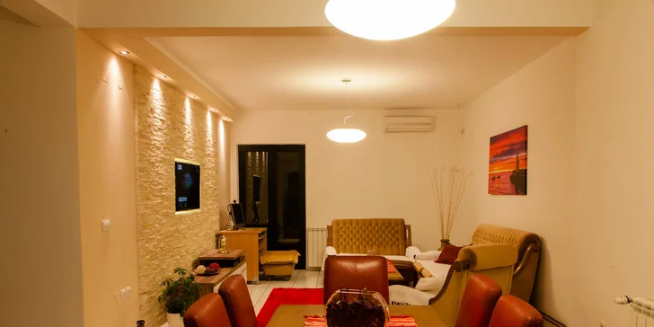 Krásne apartmány s balkónom 1,5 km od piesočnatej pláže, raňajky