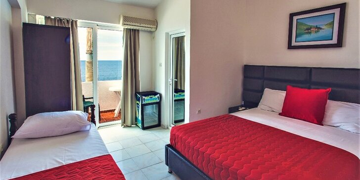 Čierna Hora: apartmány s balkónom a výhľadom na more v tesnej blízkosti pláže, bazén, polpenzia