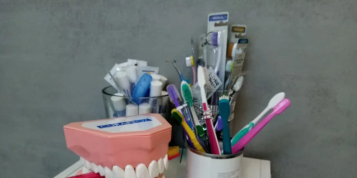 Pieskovanie zubov v ambulancii DENTISTA, s.r.o