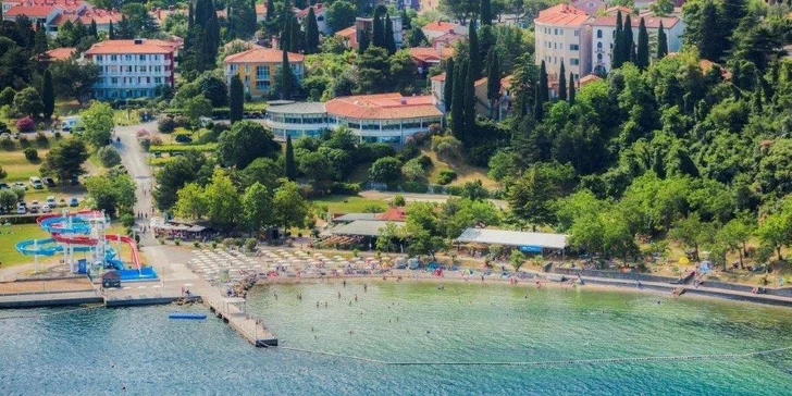 Rodinná dovolenka v letovisku Izola: pláž s obrovským tobogánom, 1 dieťa do 11 rokov zdarma
