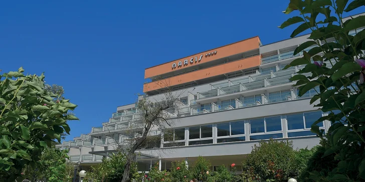 4* hotel priamo pri pláži: bazénový komplex, šport a zábava