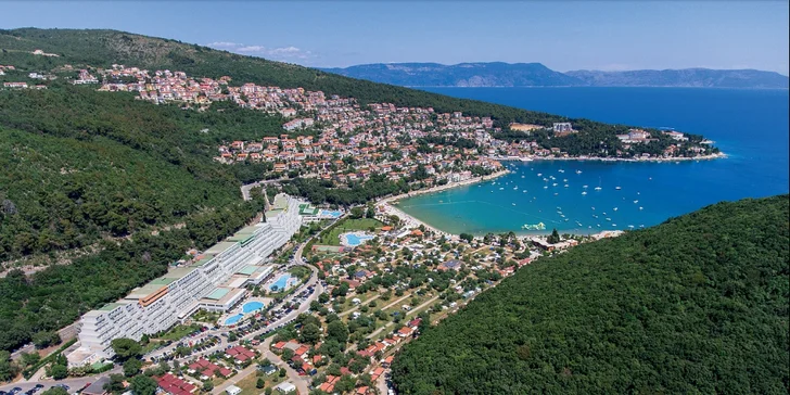 4* hotel priamo pri pláži: bazénový komplex, šport a zábava