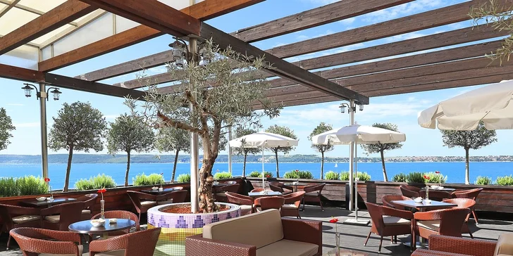 5* dovolenka v Slovinsku: hotel v Portoroži pri pláži, polpenzia a vstup do aquaparku