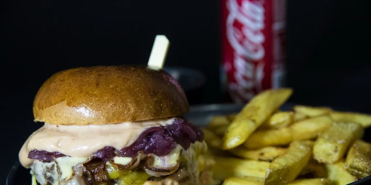 MANNO: Špeciality z hovädzích rebier alebo double cheese & bacon burger - donáška v cene