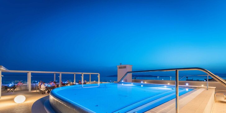 Luxusný hotel 2 km od centra Makarskej: izba s balkónom, raňajky, neobmedzený wellness
