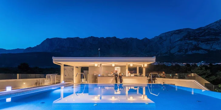 Luxusný hotel: izba s balkónom, raňajky, neobmedzený wellness