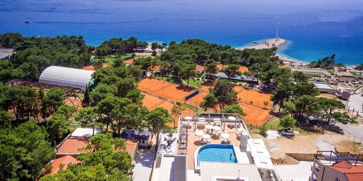 Luxusný hotel: izba s balkónom, raňajky, neobmedzený wellness