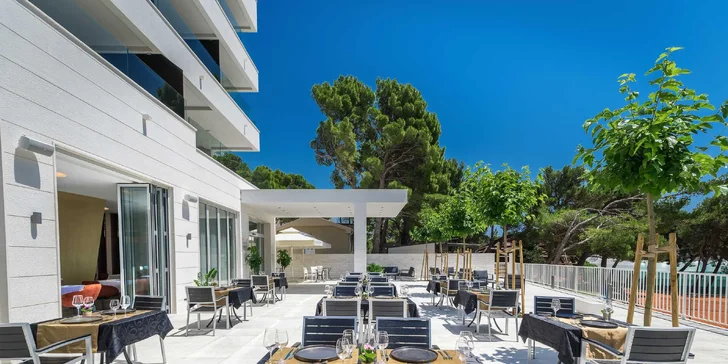 Luxusný hotel: izba s balkónom, raňajky, neobmedzený wellness