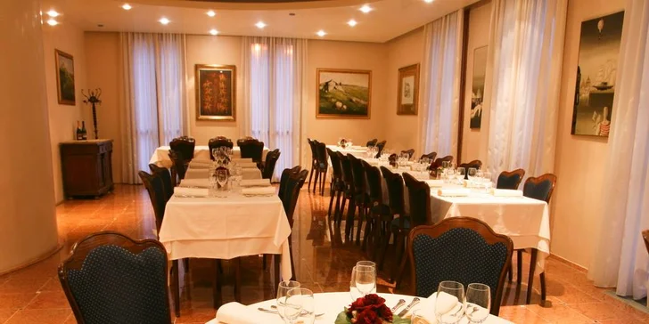Dovolenka v Chorvátsku: 4* hotel v Novigrade iba 80 m od pláže, bohaté bufetové raňajky
