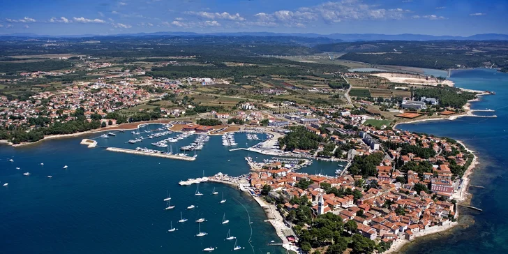 Dovolenka v Chorvátsku: 4* hotel v Novigrade s raňajkami a wellness, 80 metrov od pláže