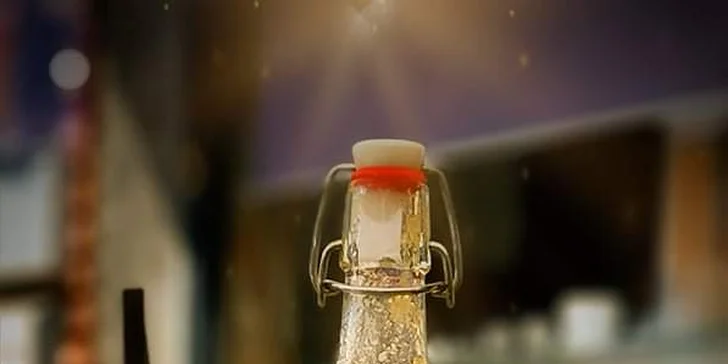 Raňajky s kávou, čerstvá ovocná limonáda, čapované pivo a chrumkavý toast