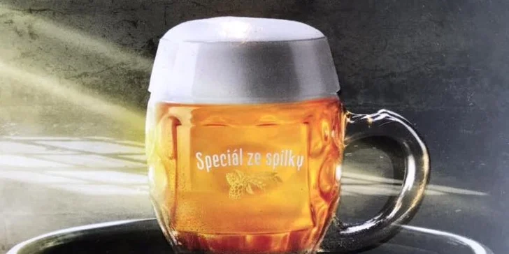 Raňajky s kávou, čerstvá ovocná limonáda, čapované pivo a chrumkavý toast