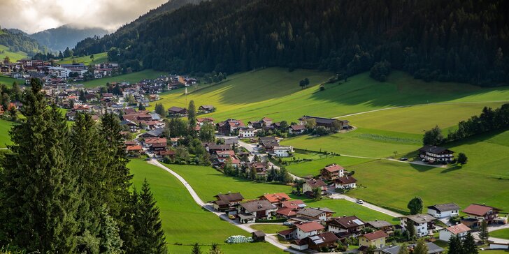 Dovolenka v Kitzbühelských Alpách: 4* hotel, chutná polpenzia, wellness a karta plná výhod