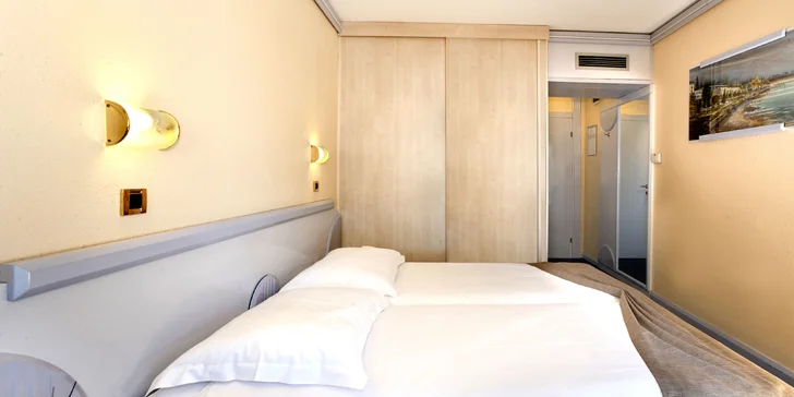 3* Hotel Plavi Plava Laguna pre dve osoby s raňajkami, bazénom a miniclubom pre deti