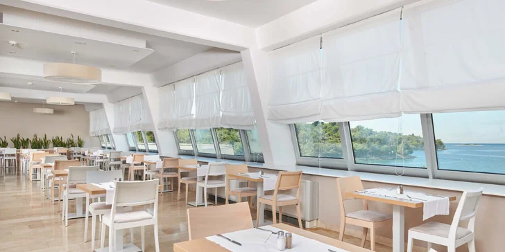 3* Hotel Plavi Plava Laguna pre dve osoby s raňajkami, bazénom a miniclubom pre deti