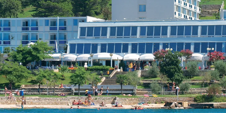 3* Hotel Plavi Plava Laguna pre dve osoby s raňajkami, bazénom a miniclubom pre deti