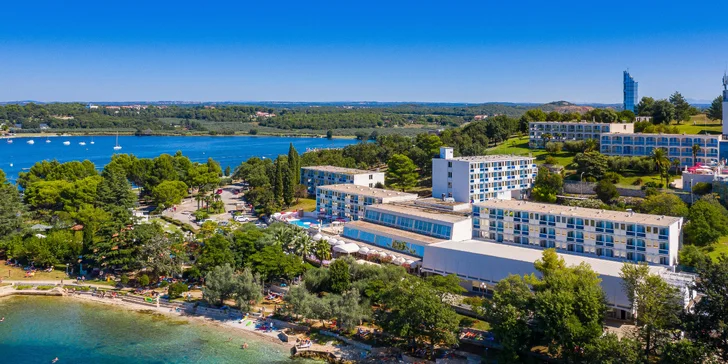 Chorvátska Istria: 3* hotel v meste Poreč iba 50 m od pláže, bazén a all inclusive