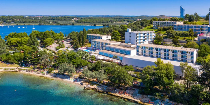 3* Hotel Plavi Plava Laguna pre dve osoby s raňajkami, bazénom a miniclubom pre deti