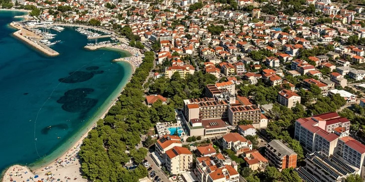 Moderné apartmány a štúdiá na Makarskej riviére: pobyt s raňajkami